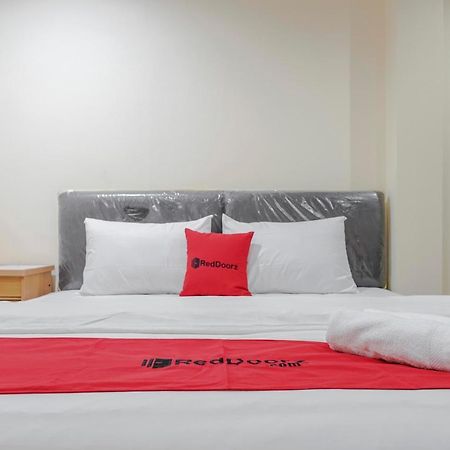 Reddoorz @ Jalan Biak Roxy Джакарта Екстериор снимка