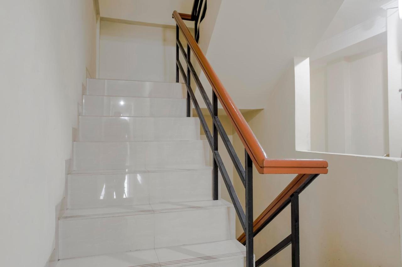 Reddoorz @ Jalan Biak Roxy Джакарта Екстериор снимка
